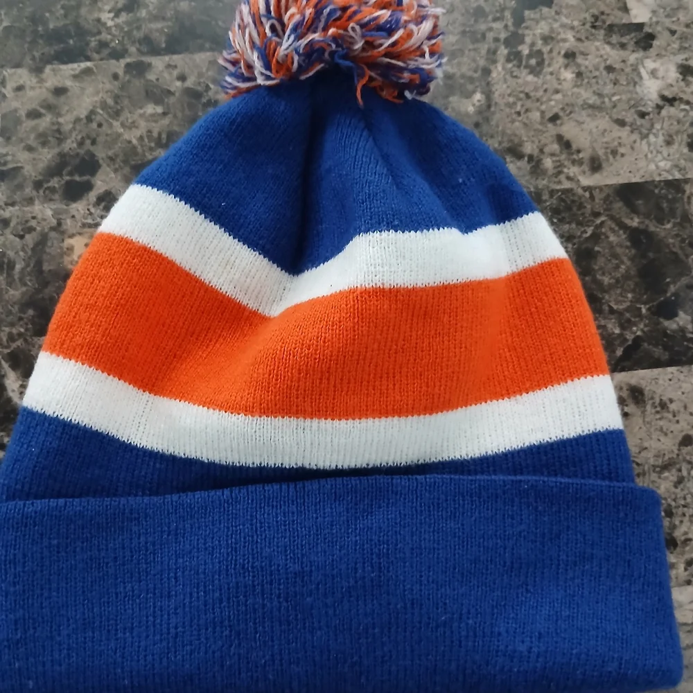 NFL Adult Denver Broncos Beanie with Pom Pom 47' - Picture 4 of 5